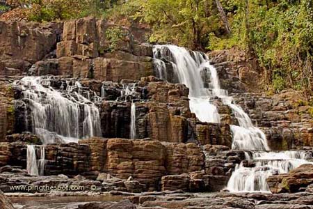 Empat Air Terjun Ajaib di Indonesia