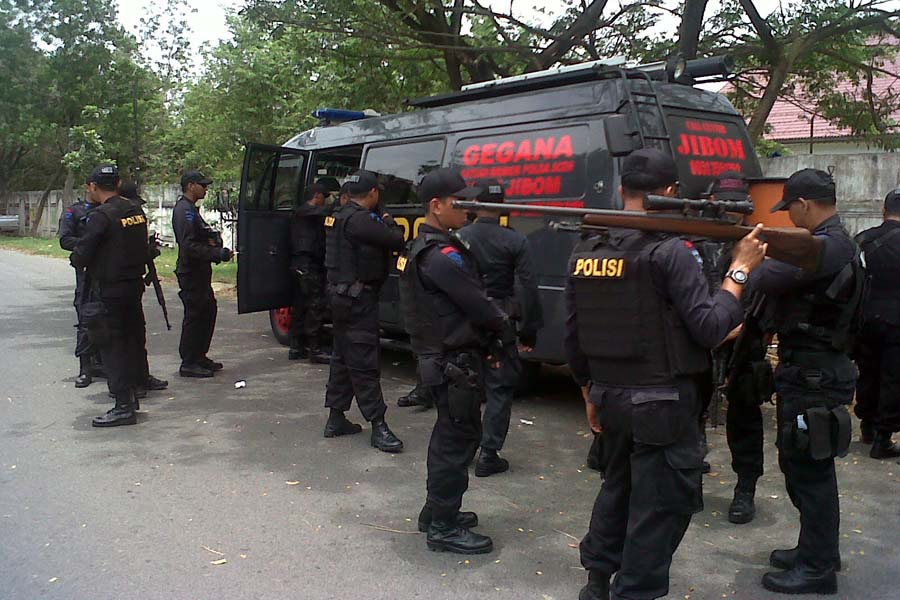 Pasukan gegana bersiap di lokasi kampanye Partai Aceh | Foto: Masrizal/atjehpost.com