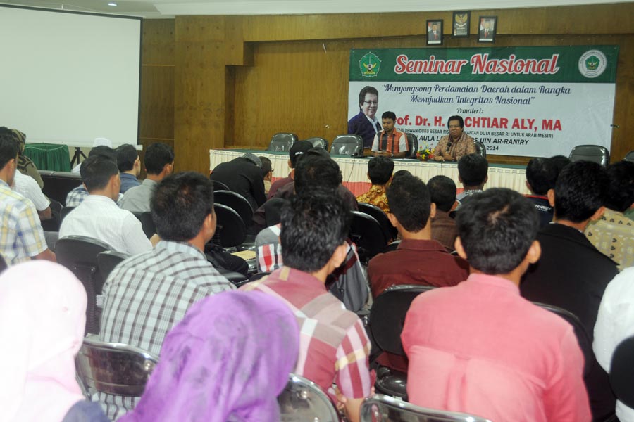 Seminar nasional dengan tema “Menyongsong Perdamaian Daerah dalam Rangka Mewujudkan Integritas Nasional” | Foto: Ist