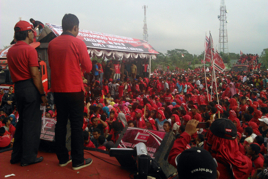 Massa kampanye Partai Aceh di Aceh Utara di Lhoksukon | Foto: Zulkifli Anwar/atjehpost.com