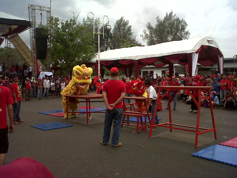 Barongsai Hibur Massa Partai Aceh